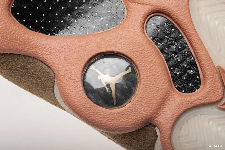 Low Retro 13 Stone Sepia  Jordan Clot AT3102-200 0101